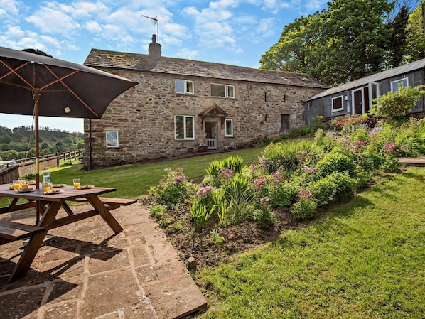 Outdoor dining - 3 Bed in Penrith (oc-94982) (Pooley Bridge)