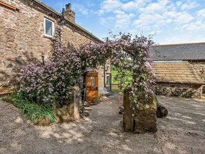 Property grounds - 3 Bed in Penrith (oc-94982) (Pooley Bridge)