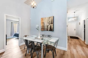 Dining - Soothing Waters Villa (Davenport)