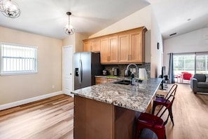 Private kitchen - Soothing Waters Villa (Davenport)