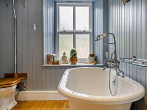 Bathroom - 3 Bed in Cockermouth (oc-94928) (Cockermouth)