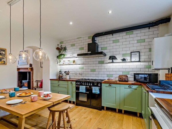 Private kitchen - 3 Bed in Cockermouth (oc-94928) (Cockermouth)