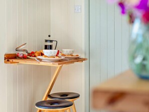 Dining - 1 Bed in Fowey (oc-95015) (Golant)