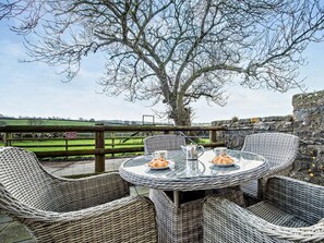 Outdoor dining - 2 Bed in Narberth (oc-72864) (Whitland)