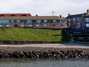 Exterior - 3 Bed in Seahouses (oc-cn079) (Seahouses)
