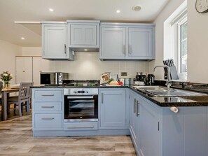 Private kitchen - 2 Bed in Looe (oc-90966) (Trelawne)