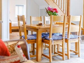 Dining - 3 Bed in Ratlinghope (oc-79238) (Ratlinghope)