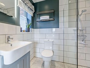 Towels - 1 Bed in Ellesmere (oc-76391) (Lyneal)