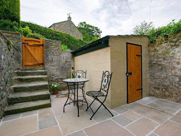 Outdoor dining - 2 Bed in Skipton (oc-75646) (Grassington)