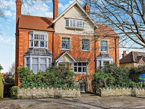 Exterior - 2 Bed in Weymouth (oc-95037) (Weymouth)