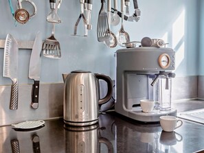 Kaffe og/eller kaffemaskine