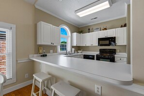 Coffee/tea maker, fridge, microwave, oven - Unwind At The Riverwalk, Spacious 2BR Retreat (Myrtle Beach)