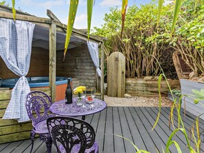 Outdoor dining - 1 Bed in Penzance (oc-92232) (Lamorna)