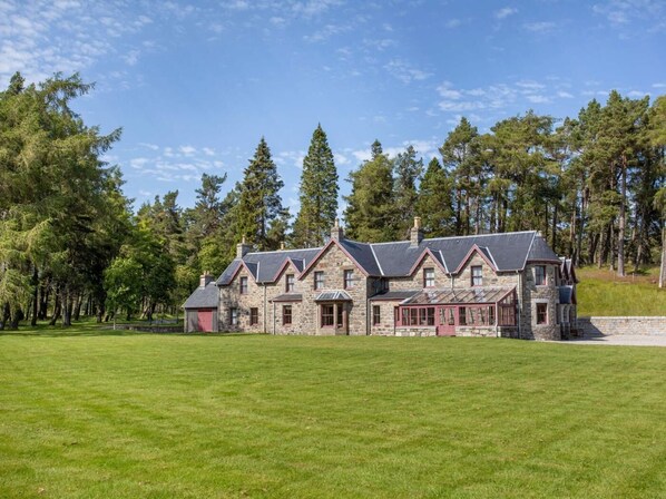 Exterior - 6 Bed in Pitlochry (oc-88833) (Dalnaspidal)