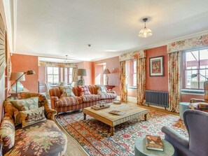 TV, fireplace - 6 Bed in Pitlochry (oc-88833) (Dalnaspidal)