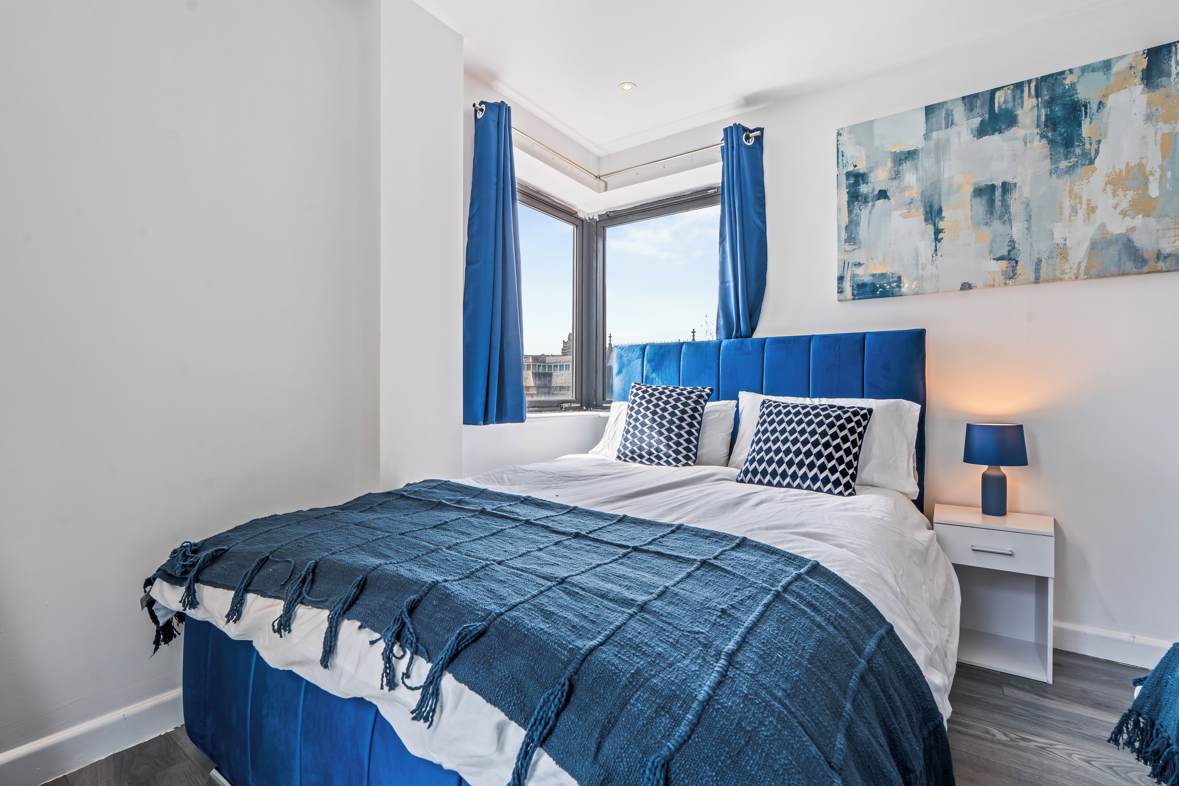2 chambres, fer et planche à repasser, Wi-Fi, draps fournis