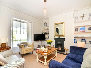 Living area - 3 Bed in Kingsbridge (oc-47410) (Kingsbridge)