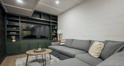 Private Cabin · Creekside · Hot tub · Fire pit · Only 1hr to Nashville