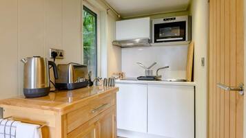 High chair, cookware/dishes/utensils