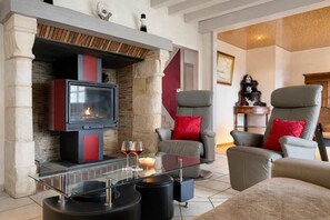 TV - Gîtes de France® - The Gîte du Coq d'Or (EPRETOT)