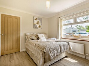 Travel cot, free WiFi, bed sheets - 3 Bed in Cockermouth (oc-95115) (Eaglesfield)