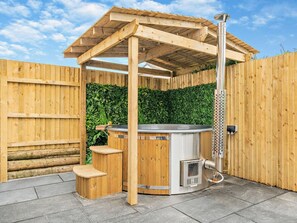 Outdoor spa tub - 3 Bed in Carlisle (oc-95095) (Arthuret)