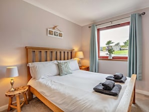 4 bedrooms, travel cot, free WiFi, bed sheets - 4 Bed in Isle Of Arran (oc-95184) (Blackwaterfoot)