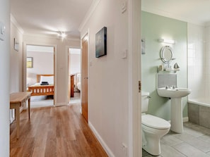 Towels - 4 Bed in Isle Of Arran (oc-95184) (Blackwaterfoot)