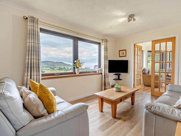 Living area - 4 Bed in Isle Of Arran (oc-95184) (Blackwaterfoot)