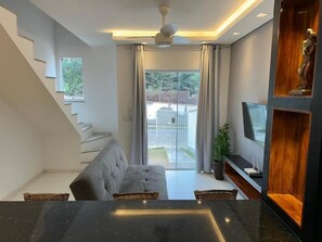 Family Apartment | Living area - Apê requinte Centro  (Miguel Pereira)