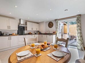 Dining - 2 Bed in Stoke-on-trent (oc-95164) (Longsdon)