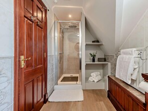 Bathroom - 2 Bed in Blandford Forum (oc-95140) (Winterborne Stickland)