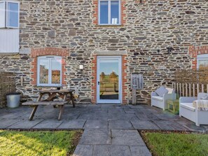 Outdoor dining - 1 Bed in Launceston (oc-95237) (Saint Giles on the Heath)