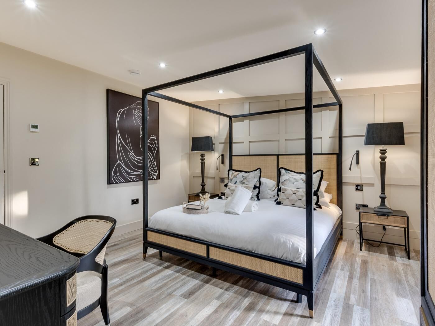 2 bedrooms, travel cot, free WiFi, bed sheets
