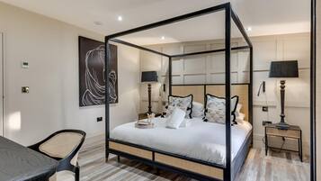 2 bedrooms, travel cot, free WiFi, bed sheets