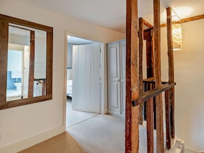 Interior - 3 Bed in Salisbury (oc-95325) (Amesbury)