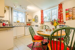 Dining - 1 Bed in Bodmin (oc-95362) (Blisland)