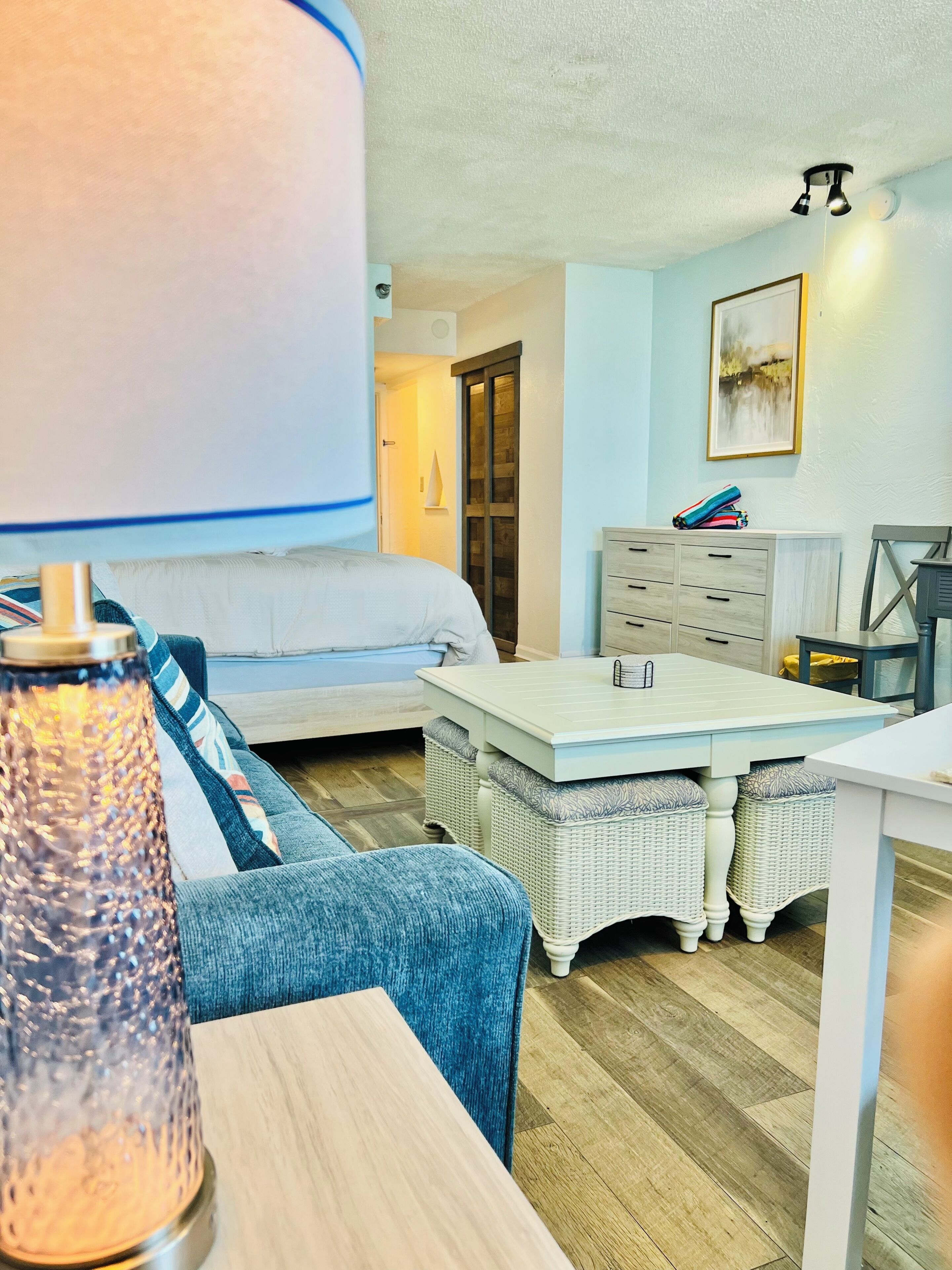 Iron/ironing board, WiFi, bed sheets