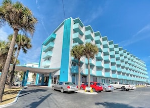 Exterior - Beachfront Fun for Everyone/Tiki Bar, Heated Pool, Hot Spot,Sauna (Daytona Beach)