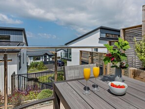 Outdoor dining - 4 Bed in Bideford (oc-95384) (Westward Ho!)