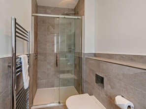 Bathroom - 4 Bed in Bideford (oc-95384) (Westward Ho!)