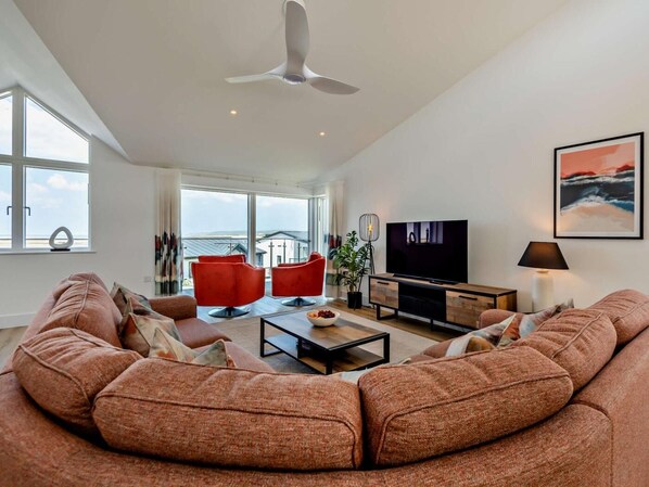 Living area - 4 Bed in Bideford (oc-95384) (Westward Ho!)