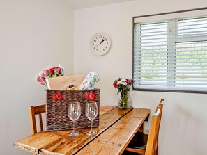 Dining - 2 Bed in Bideford (oc-95428) (Westward Ho!)