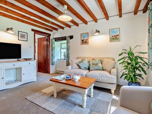 Living area - 1 Bed in Malmesbury (oc-95500) (Malmesbury)