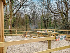 Outdoor dining - 2 Bed in Ventnor (oc-95586) (Chale)