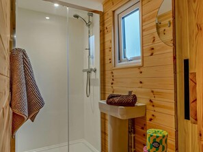 Bathroom - 2 Bed in Ventnor (oc-95586) (Chale)