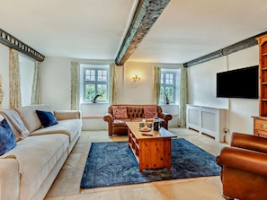 Living area - 6 Bed in Taunton (oc-95371) (Sampford Brett)