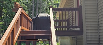Spacious, cozy home. Enjoy the relaxing songbird tunes-Visit ANP and Downeast ME