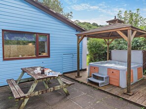 Outdoor dining - 2 Bed in Saltash (oc-95644) (Notter)