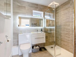 Towels - 3 Bed in Saltash (oc-88525) (Tideford Cross)